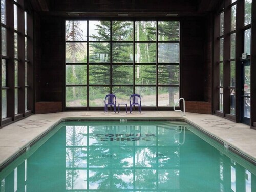 Condo 140, Wifi, Community Pool, Jacuzzi, Lounge,