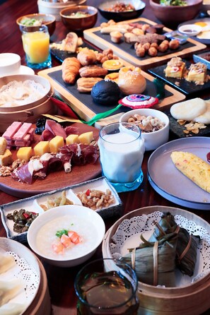 Petit déjeuner buffet (98 CNY par personne)