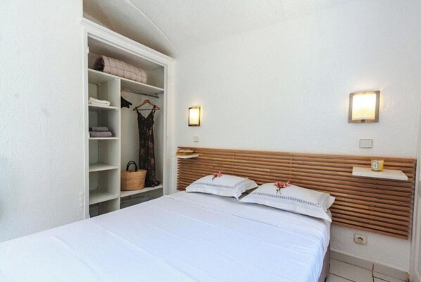 2 bedrooms