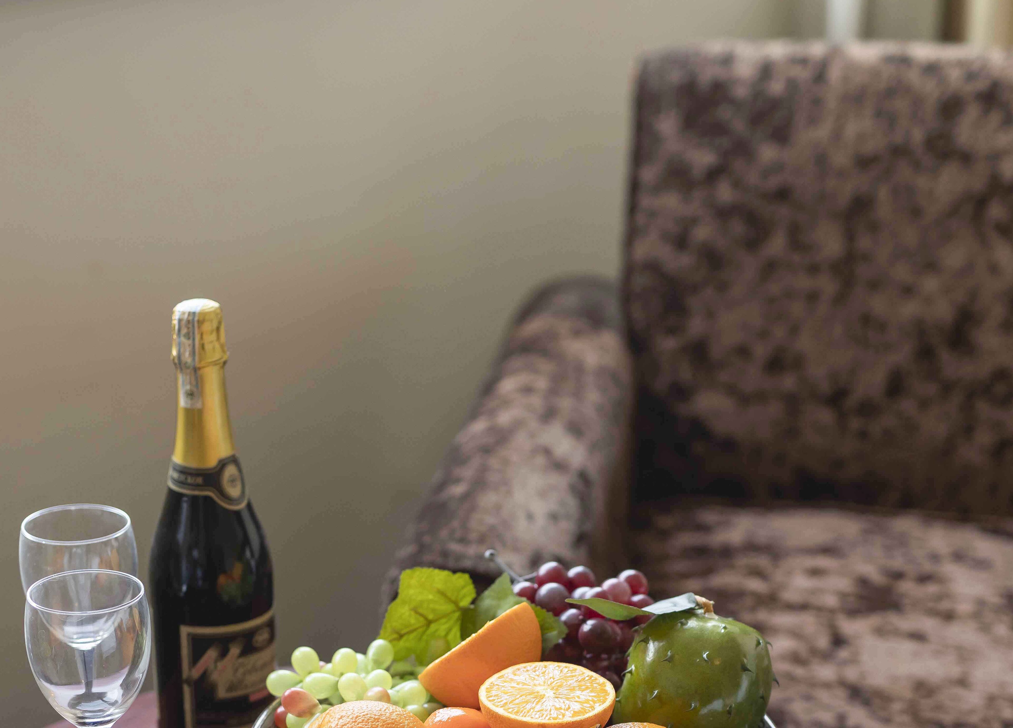 Luxe beddengoed, bedden met traagschuimmatras, een minibar