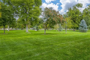 المنطقة المحيطة بالمنشأة