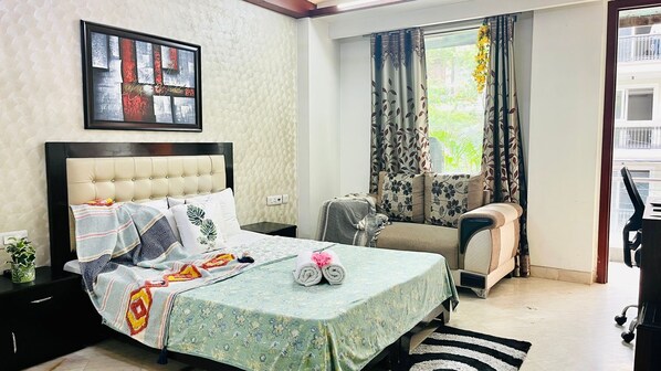 1 bedroom, in-room safe, desk, iron/ironing board