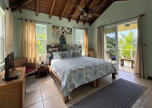 4 slaapkamers, een strijkplank/strijkijzer, gratis wifi, beddengoed