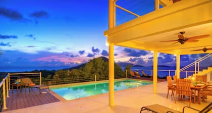 FLAMINGO SUNSET - heavenly sunsets, strolls to the beach & fun in the pool!
