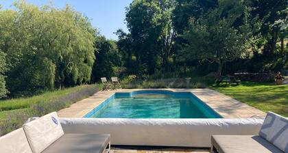 Charming cottage in quiet village near the Helford River