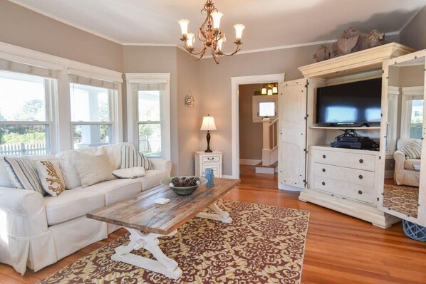 Een televisie en een kantoor