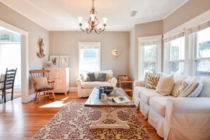 テレビ、書斎 / ワークスペース