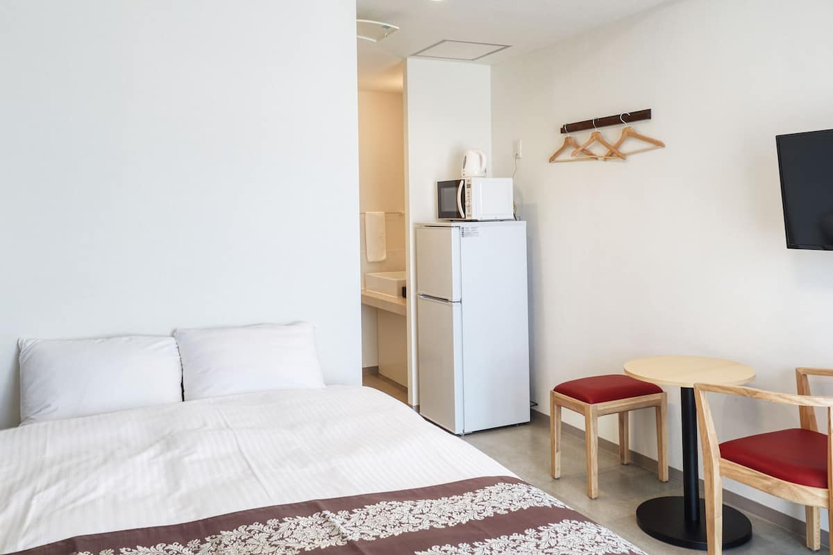 desk, iron/ironing board, free wifi, bed sheets