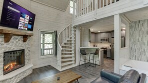 Smart TV, fireplace