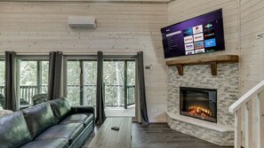 Smart TV, fireplace