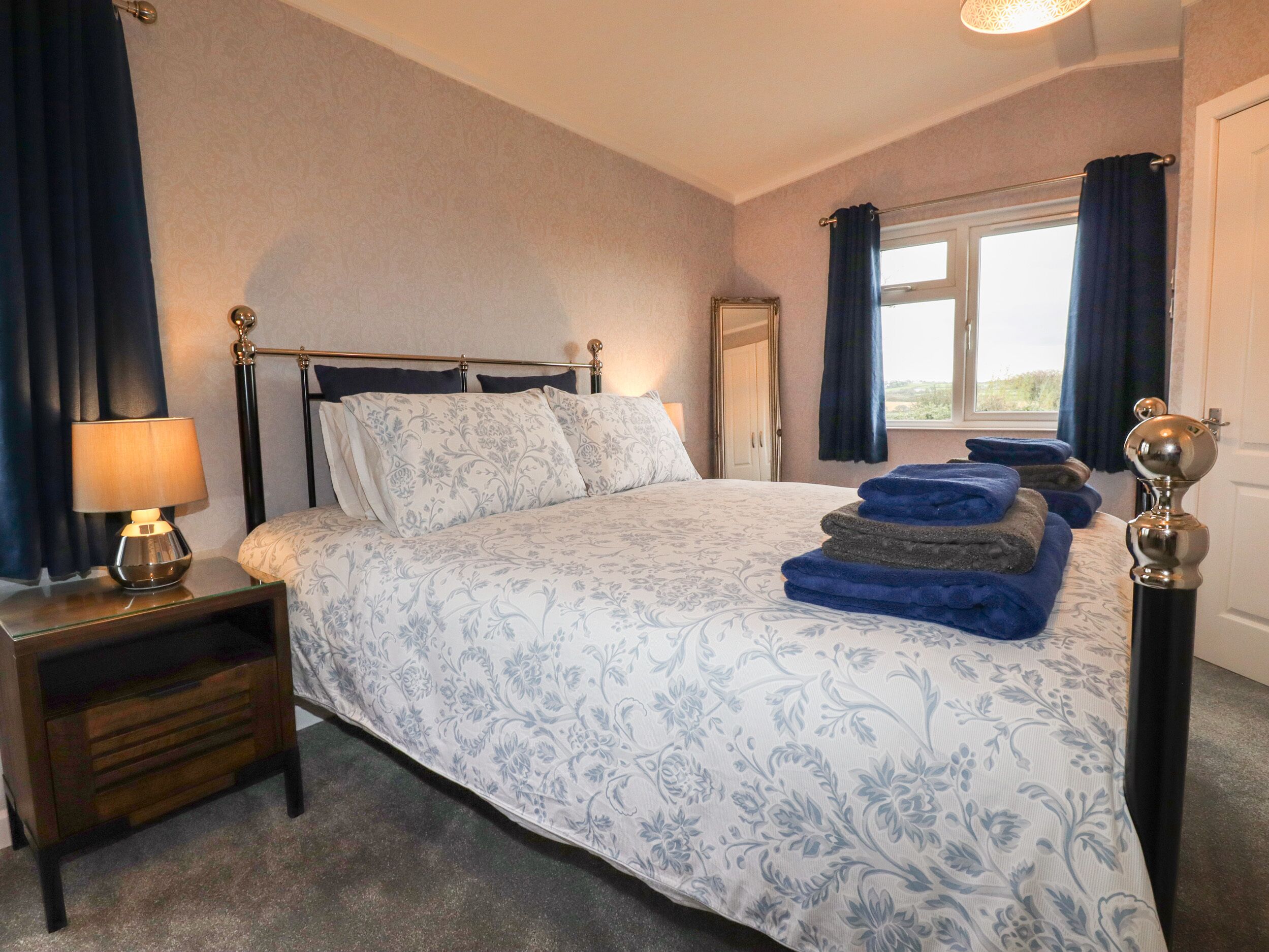 Cottage | 1 bedroom, individually decorated, individually furnished, free WiFi