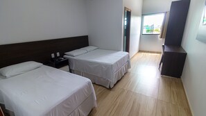 Luxury-Dreibettzimmer | Kostenloses WLAN, Bettwäsche