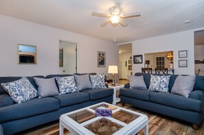 Smart TV, DVD player