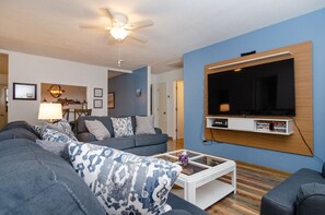 Smart TV, DVD player