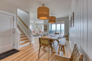 Dining - The Salty Dog - 6 Bedroom, 5 Bathroom, Oceanfront, Dog Friendly Home (Garden City Beach)