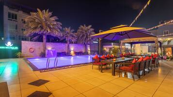 Piscina externa sazonal