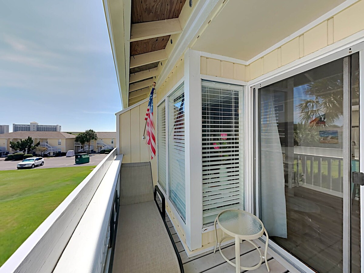 Photo 8 of Sandpiper Cove 2015 | Stroll to Beach, Pool!