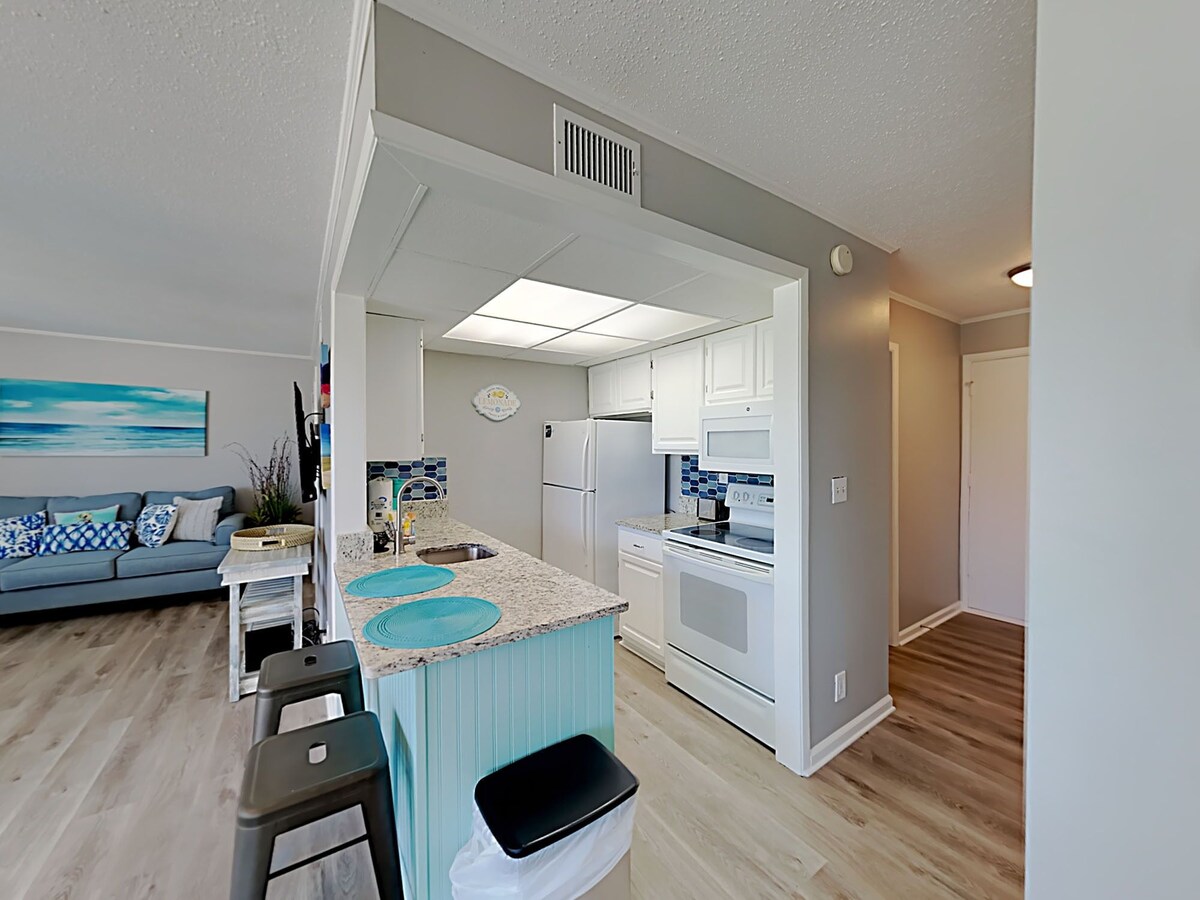 Photo 6 of Sandpiper Cove 2015 | Stroll to Beach, Pool!