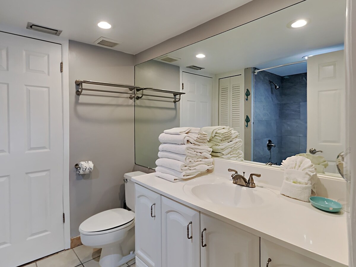 Photo 11 of Sandpiper Cove 2015 | Stroll to Beach, Pool!