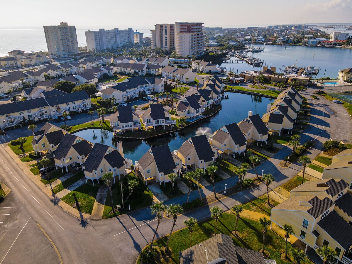 Photo 24 of Sandpiper Cove 2015 | Stroll to Beach, Pool!