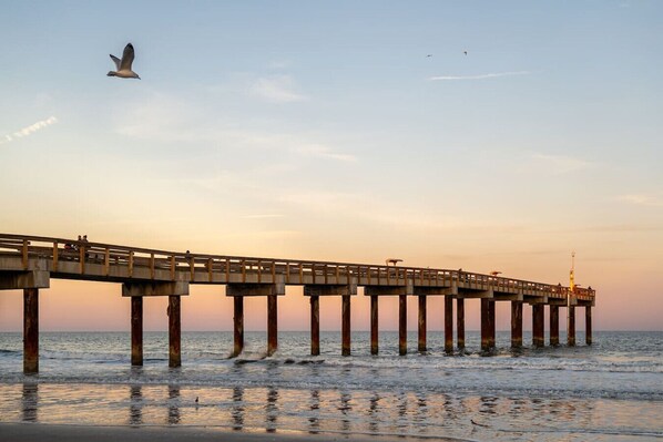 Beach nearby, sun-loungers, beach towels