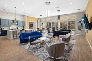 Interior - Rare Villa w Golf Simulator, Sci-Fi Theme BR, Arcade, Theater & Gym - Near Parks (Davenport)