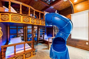 11 bedrooms, iron/ironing board, WiFi, bed sheets