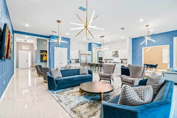 Smart TV, videojuegos, futbolito y tenis de mesa 