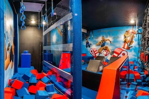 Fitness facility - Eye Candy Home w Lollipop BR, Ninja Playroom, Theater, Arcade, Gym, Near Disney (Davenport)