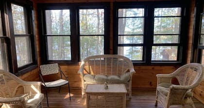 Cozy Log Cabin on Little Spider Lake