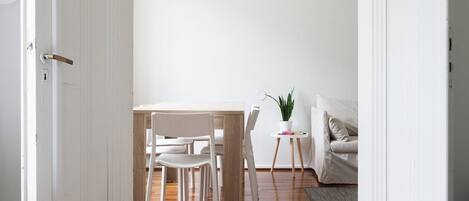 Classic Room | Iron/ironing board, free WiFi