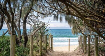 Spacious Seaside Oasis on Dicky Beach