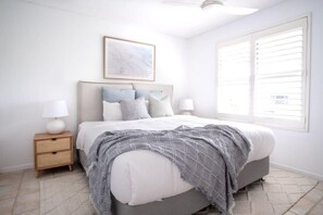 3 bedrooms, desk, iron/ironing board, travel cot