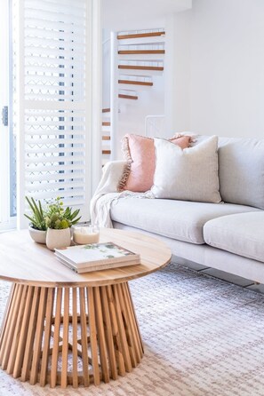 تلفزيون، مكتب