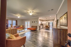 House, 2 Bedrooms | Living area