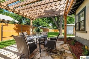 House, 2 Bedrooms | Property grounds