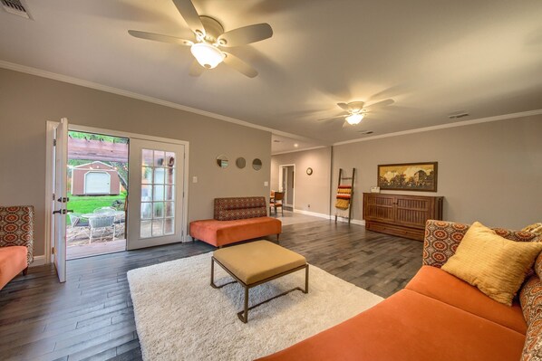 House, 2 Bedrooms | Living area