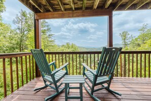 Property grounds - Ain't No Mountain High Enough 1 Bedroom Cabin by RedAwning (Sevierville)