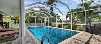 Beautiful Villa With First Class Amenities on Charlotte Harbor, Orlando Villa 5584
