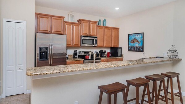 Mikrowelle, Ofen, Herdplatte, Geschirrspüler