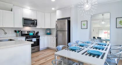 Funtierland + Suite Escapes 5 (new location!) + Walk to Disneyland + 3 Pools