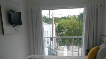 1 多间卧室、熨斗/熨衣板、免费 WiFi、床单