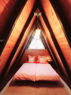 2 bedrooms, free WiFi, bed sheets - Cozy vacation home with sunny terrace Frankenwald near bathing lake / Smart-TV (Lichtenberg)