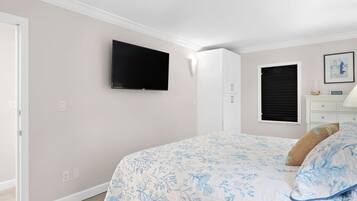 1 slaapkamer, een strijkplank/strijkijzer, wifi, beddengoed
