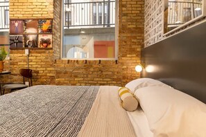 1 habitación, tabla de planchar con plancha, wifi y ropa de cama