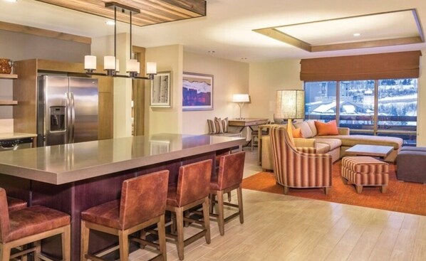 المنشأة من الداخل