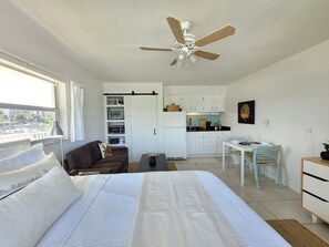 Schreibtisch, Bügeleisen/Bügelbrett, kostenloses WLAN, Bettwäsche