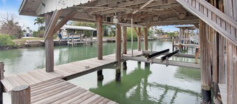 Isles Of Capri, Naples & Marco Island area 2bed/2bat house dock & pool