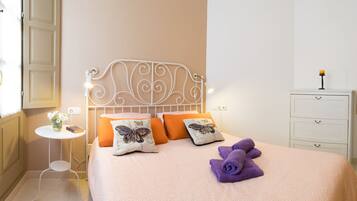 1 dormitorio, tabla de planchar con plancha, cuna de viaje y wifi gratis