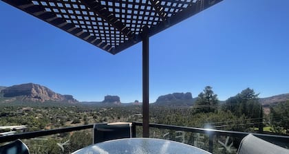 🌅 Perfect Couples Getaway | Private Hot Tub | Panoramic Red Rock Views